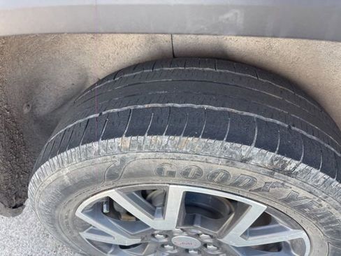 Used 2020 GMC Acadia SLE w/ Driver Convenience Package image 7