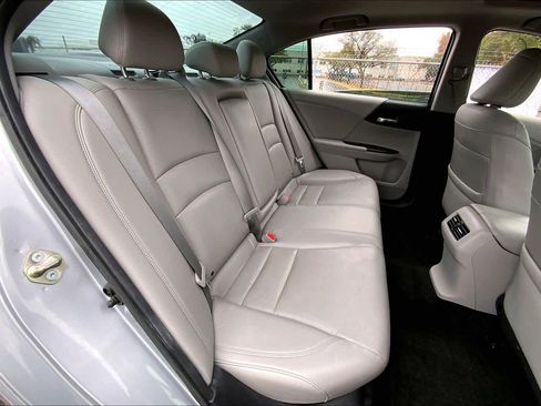 Used 2017 Honda Accord EX-L image 19