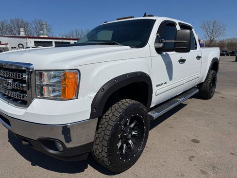 Used 2013 GMC Sierra 2500 SLE w/ SLE Preferred Package image 9