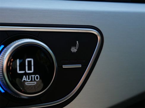 Used 2018 Audi S4 Prestige w/ Prestige Package image 24