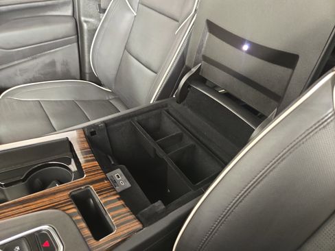 Used 2023 Cadillac Escalade ESV Premium Luxury w/ LPO, Floor Liner Package AWD/4WD image 30