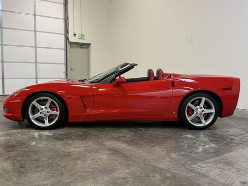 Used 2006 Chevrolet Corvette Convertible w/ Preferred Equipment Group RWD image 4