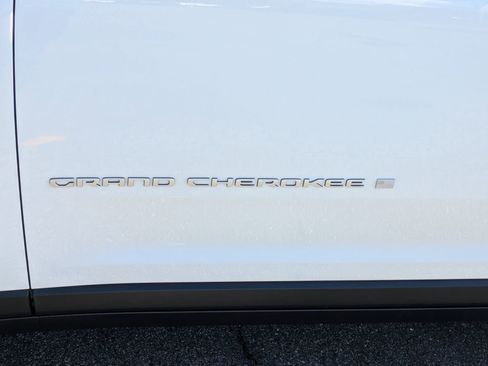 New 2025 Jeep Grand Cherokee L Laredo w/ Trailer Tow Package AWD/4WD image 57