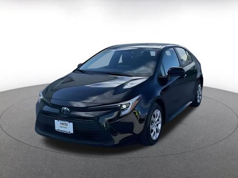 Used 2025 Toyota Corolla LE image 7