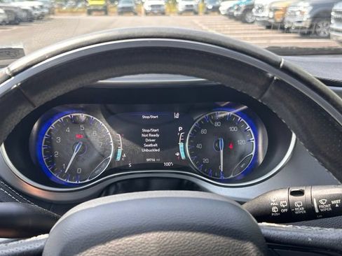Used 2020 Chrysler Pacifica Limited w/ Advanced Safetytec Group FWD image 22
