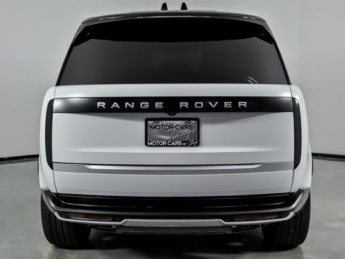 Used 2024 Land Rover Range Rover Long Wheelbase Autobiography image 11