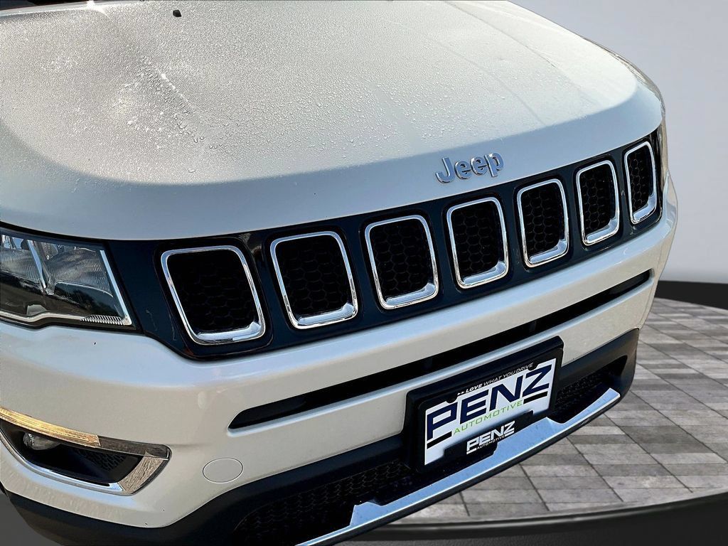 Used 2018 Jeep Compass Limited AWD/4WD image 35