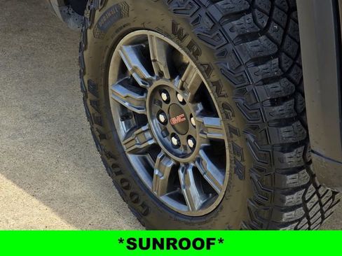Used 2024 GMC Sierra 1500 AT4X image 10