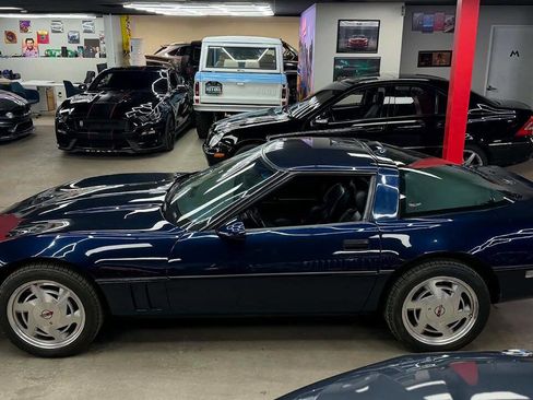 Used 1989 Chevrolet Corvette Coupe RWD image 5