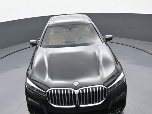 Used 2022 BMW 740i xDrive w/ M Sport Package image 31