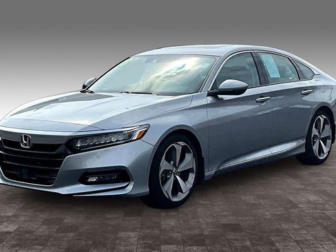 Used 2018 Honda Accord Touring image 24