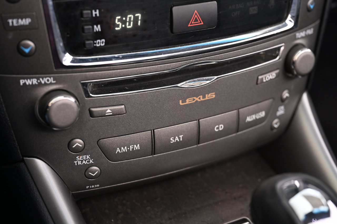 Used 2012 Lexus IS 350C w/ Luxury Pkg RWD image 34