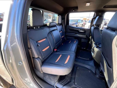 Used 2024 GMC Sierra 1500 AT4 w/ Technology Package image 19