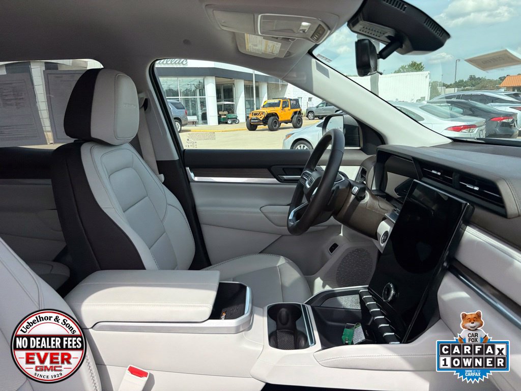 Used 2026 GMC Terrain Denali AWD/4WD image 2