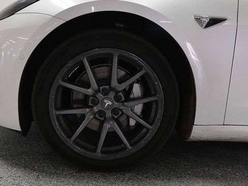 Used 2020 Tesla Model 3 Standard Range Plus RWD image 5