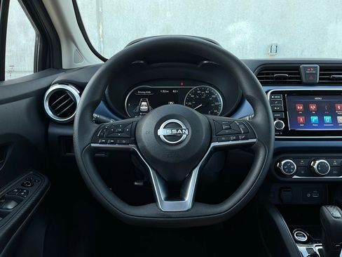 Used 2025 Nissan Versa SV image 28