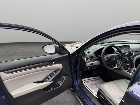 Used 2019 Honda Accord EX image 11