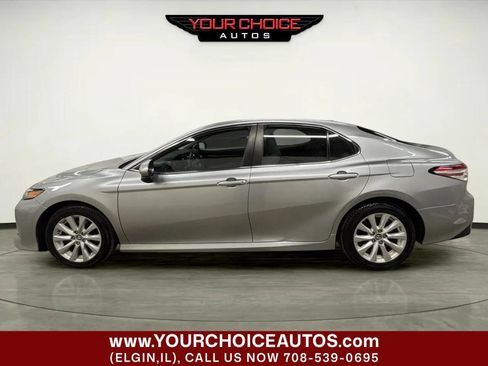 Used 2019 Toyota Camry LE FWD image 2