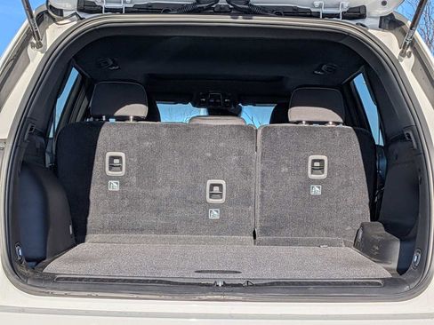 Used 2024 Jeep Grand Cherokee Laredo X image 32