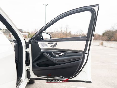 Used 2018 Mercedes-Benz S 560 Sedan image 44