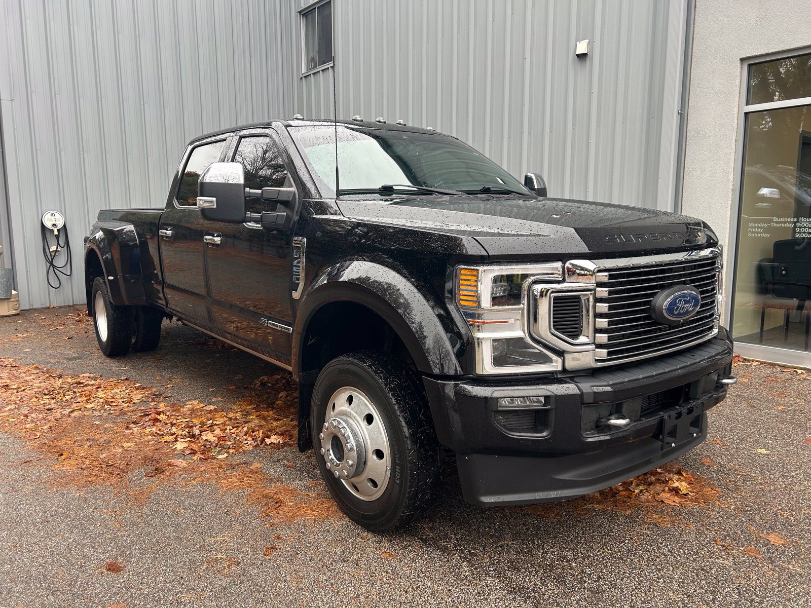 Used 2022 Ford F450 Platinum w/ FX4 Off-Road Package AWD/4WD image 3