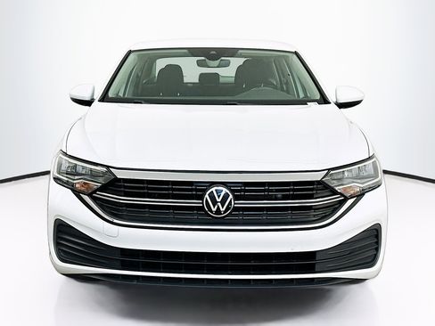 Used 2024 Volkswagen Jetta S image 2