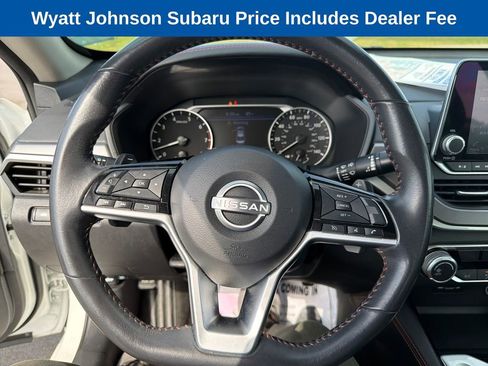 Used 2024 Nissan Altima 2.5 SR FWD image 19