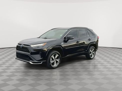 Used 2022 Toyota RAV4 SE image 4