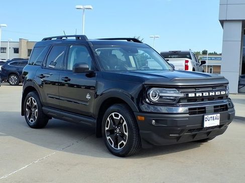 Used 2023 Ford Bronco Sport Outer Banks w/ Tech Package AWD/4WD image 3