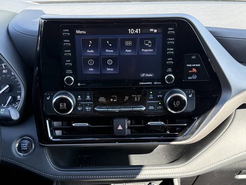 Used 2022 Toyota Highlander XLE image 27