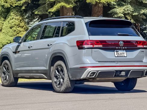 Used 2024 Volkswagen Atlas Peak Edition SEL AWD/4WD image 6