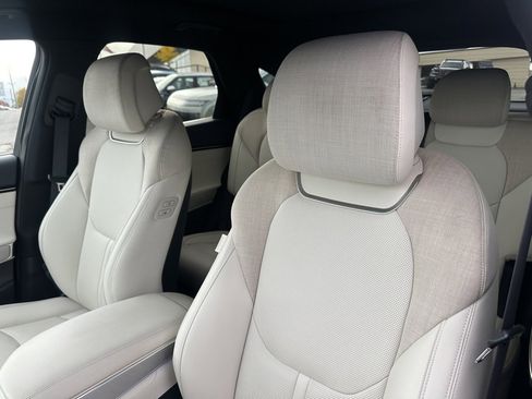 Used 2025 Genesis Electrified GV70 Advanced image 12