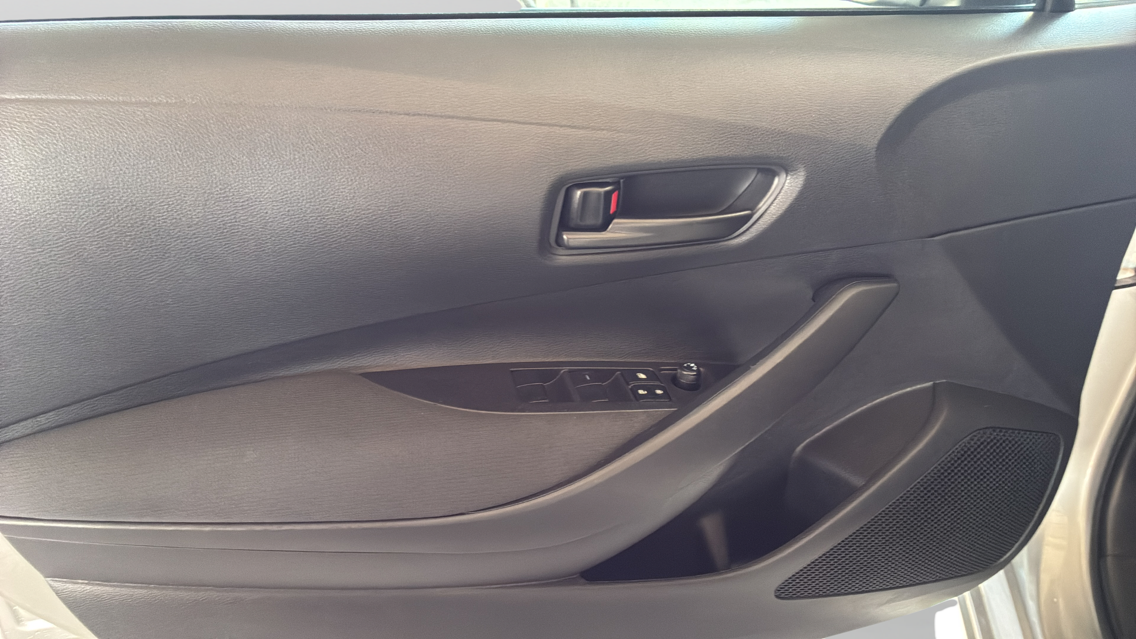 Used 2026 Toyota Corolla LE FWD image 18