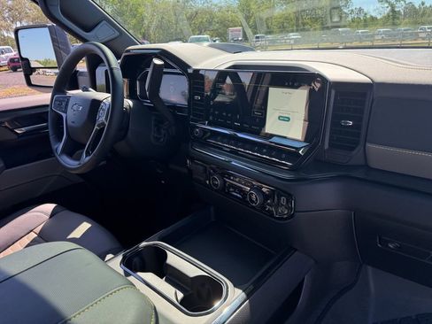 Used 2026 Chevrolet Silverado 2500 ZR2 AWD/4WD image 17