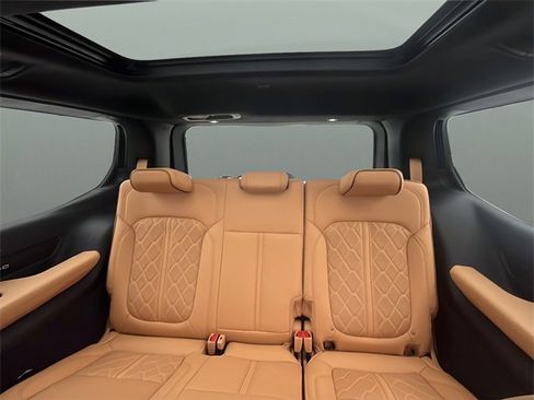 Used 2025 Jeep Grand Wagoneer Series III w/ Rear Seat Video Group 1 image 39