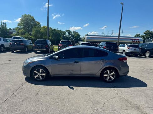 Used 2018 Kia Forte S w/ S Technology Plus Package FWD image 6