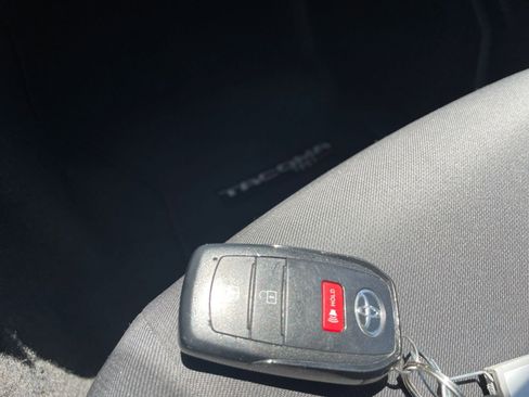 Used 2024 Toyota Tacoma TRD Sport RWD image 21