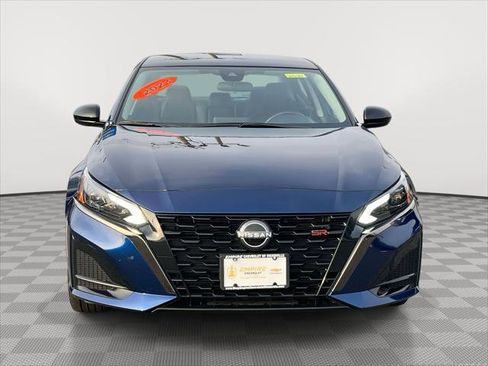 Used 2023 Nissan Altima 2.5 SR image 2