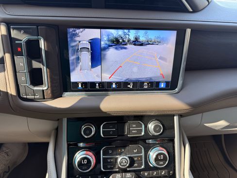 Used 2021 GMC Yukon Denali w/ Denali Ultimate Package image 13