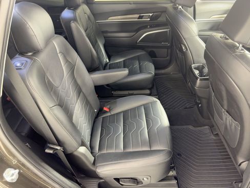 Used 2022 Kia Telluride SX w/ SX Prestige Package image 29