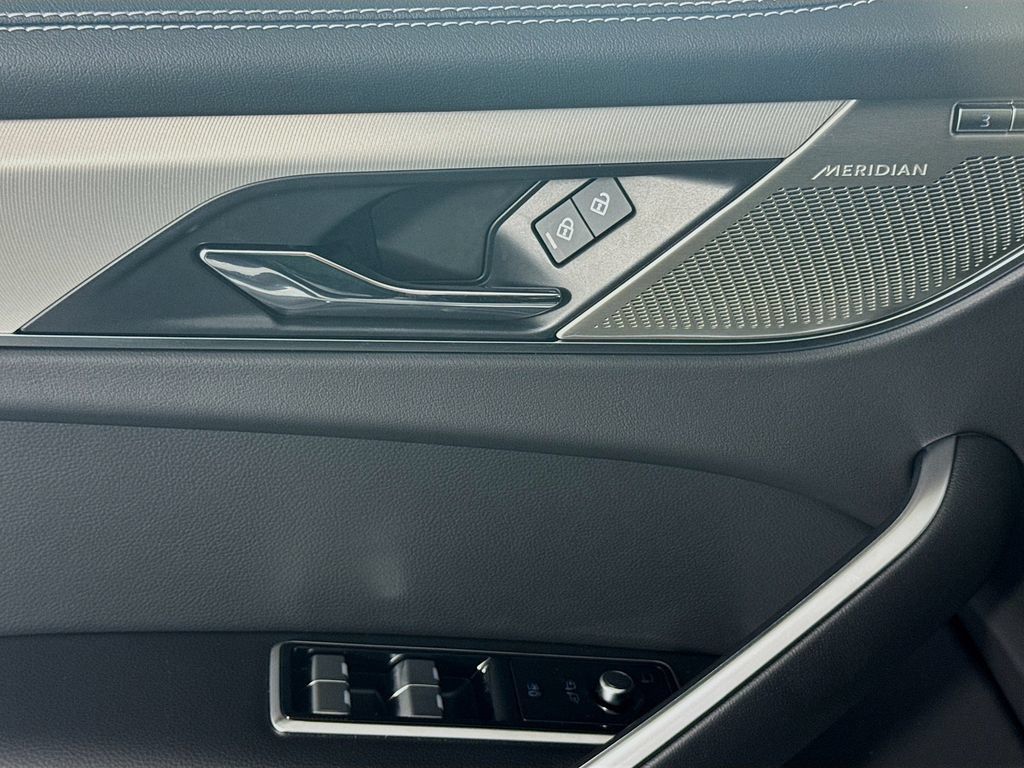 New 2026 Jaguar F-PACE R-Dynamic S AWD/4WD image 17