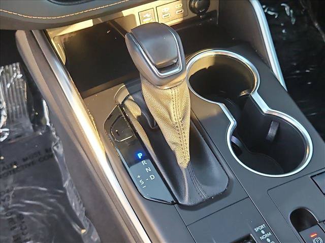 Used 2023 Toyota Highlander Bronze Edition FWD image 18