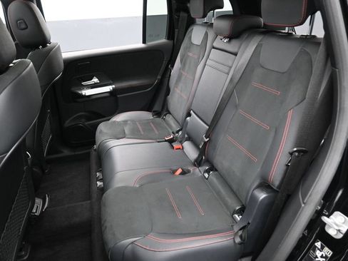 Used 2024 Mercedes-Benz EQB 300 4MATIC image 34