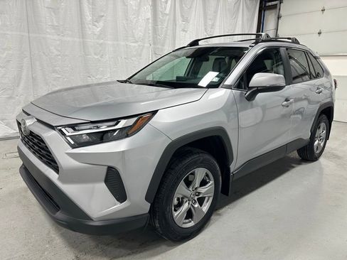 Used 2025 Toyota RAV4 XLE image 3