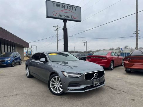 Used 2018 Volvo S90 T6 Momentum w/ Convenience Package image 1