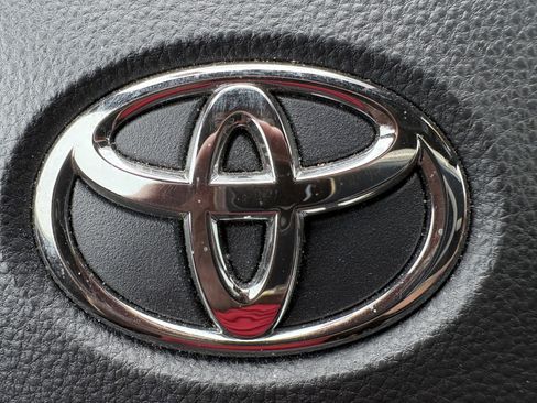Used 2025 Toyota RAV4 XSE w/ Advanced Technology Package AWD/4WD image 21