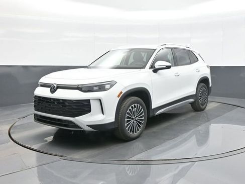 New 2026 Volkswagen Tiguan S image 3