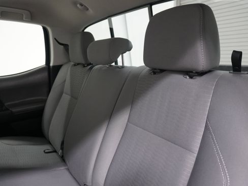 Used 2019 Toyota Tacoma SR5 RWD image 11