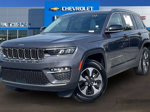 Used 2023 Jeep Grand Cherokee 4WD 4xe image 3