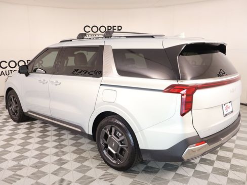 Used 2025 Kia Carnival SX FWD image 24